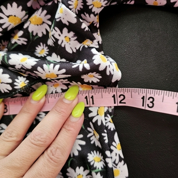 Asos • Ruffle‎ Daisy Dress - Picture 11 of 12